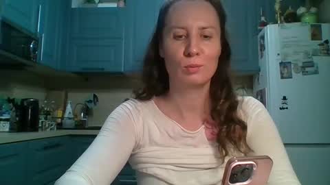 Snapshot of joleli05 chatting on May 28, 2026, 6:05 pm you can call me my Queen online show from May 28, 2026, 6:05 pm