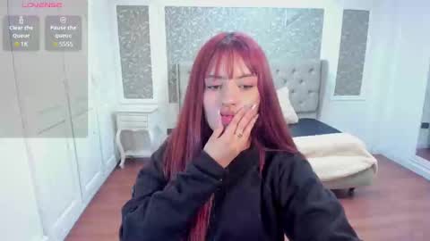 Snapshot of jolie_price chatting on December 5, 2024, 2:53 am Jolie price online show from December 5, 2024, 2:53 am