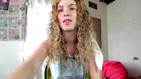 jolie_reyes1 online show from February 21, 2025, 7:43 pm