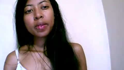 joliekah27 online show from June 19, 2026, 9:51 pm