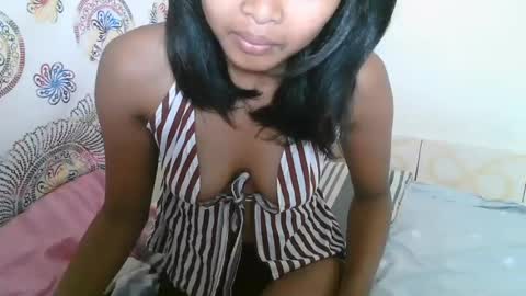 jolienasexi online show from July 24, 2026, 2:59 pm