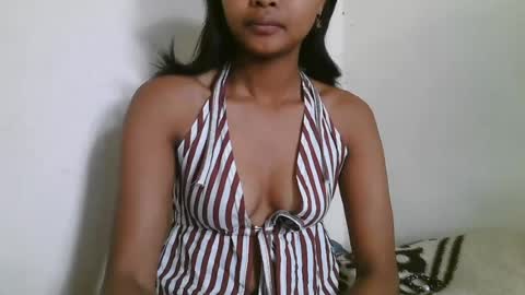 jolienasexi online show from July 28, 2026, 8:10 am