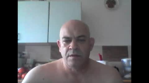 jolmasz30 online show from April 2, 2026, 3:42 pm