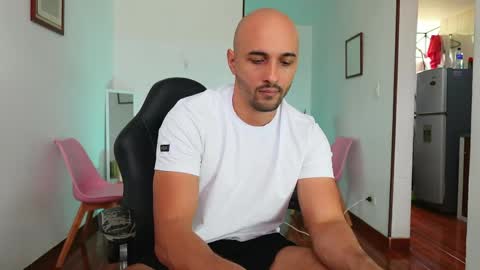 Snapshot of jon_bukowski chatting on May 20, 2026, 4:35 pm Jon online show from May 20, 2026, 4:35 pm