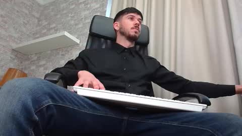 JonahShaw online show from November 2, 2025, 5:10 am