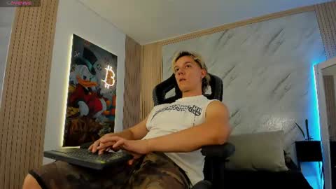 Snapshot of jonathan_daniels1 chatting on July 10, 2026, 6:54 pm Jonathan Danielss online show from July 10, 2026, 6:54 pm