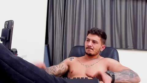 Snapshot of jonnyporn1 chatting on January 27, 2025, 1:48 am jonnyporn1 online show from January 27, 2025, 1:48 am