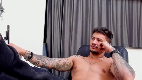 Snapshot of jonnyporn1 chatting on January 27, 2025, 4:52 am jonnyporn1 online show from January 27, 2025, 4:52 am