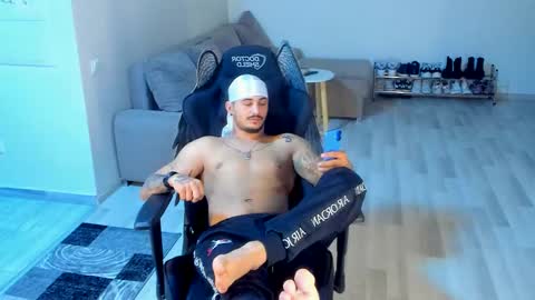 Snapshot of jonnyporn1 chatting on October 20, 2025, 5:35 pm jonnyporn1 online show from October 20, 2025, 5:35 pm