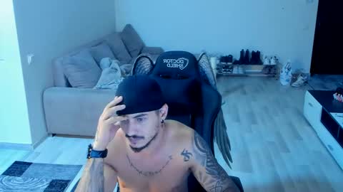 Snapshot of jonnyporn1 chatting on October 24, 2025, 6:48 pm jonnyporn1 online show from October 24, 2025, 6:48 pm