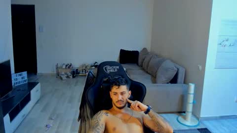 Snapshot of jonnyporn1 chatting on November 20, 2025, 9:42 am jonnyporn1 online show from November 20, 2025, 9:42 am