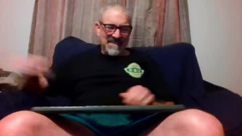 Snapshot of jony_five chatting on November 4, 2025, 2:54 am Jon online show from November 4, 2025, 2:54 am