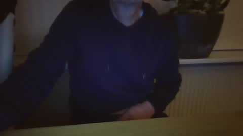 Snapshot of jop55 chatting on February 18, 2025, 9:09 pm Jop55 online show from February 18, 2025, 9:09 pm