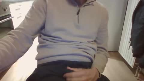 Snapshot of jop55 chatting on October 27, 2025, 8:24 pm Jop55 online show from October 27, 2025, 8:24 pm