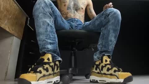 Snapshot of jordan33blake chatting on January 31, 2025, 1:23 pm jordan33blake online show from January 31, 2025, 1:23 pm