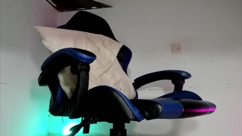 Snapshot of jordan33blake chatting on December 5, 2025, 1:47 am jordan33blake online show from December 5, 2025, 1:47 am