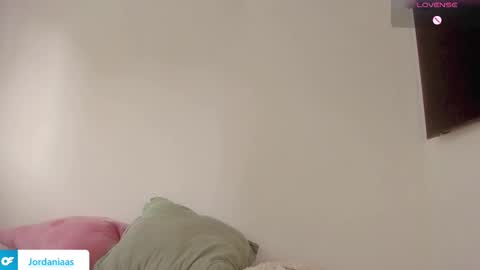 Snapshot of jordaniaa_ chatting on December 2, 2025, 8:37 pm Megan OF Jordaniaas online show from December 2, 2025, 8:37 pm