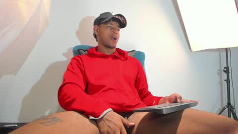 Snapshot of jordanparis chatting on December 22, 2024, 6:49 am JordanParis online show from December 22, 2024, 6:49 am