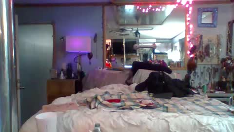 Joey  Amy online show from February 19, 2026, 10:55 am