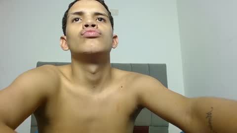 Snapshot of jose_and_daniel chatting on July 25, 2026, 8:01 am JOSE AND DANIEL online show from July 25, 2026, 8:01 am