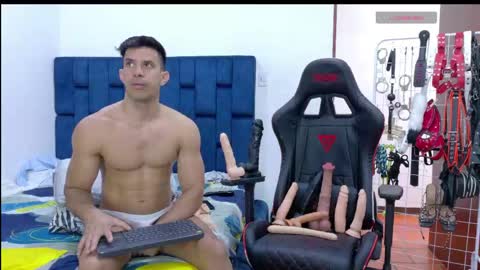 jose_rumbero91 online show from April 18, 2026, 7:58 pm