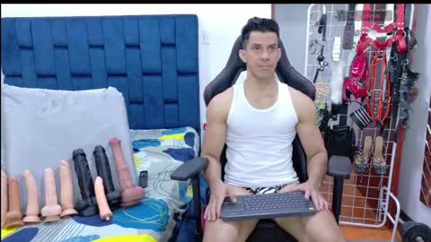 jose_rumbero91 online show from April 23, 2026, 2:24 am