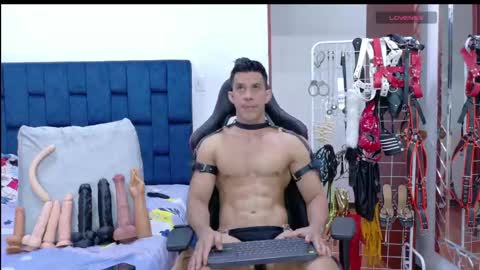 jose_rumbero91 online show from May 12, 2026, 11:40 am