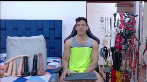 jose_rumbero91 online show from May 16, 2026, 12:48 pm