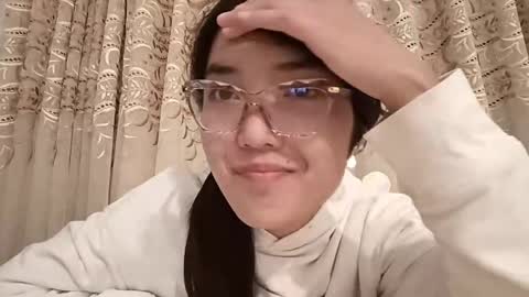 Kama online show from April 15, 2026, 7:21 pm