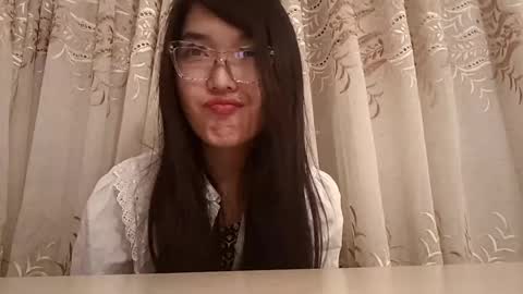 Snapshot of josephinepantle chatting on May 28, 2026, 3:42 pm Kama online show from May 28, 2026, 3:42 pm
