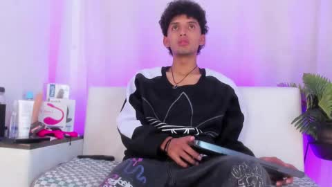 Snapshot of josesweet_ chatting on November 17, 2025, 7:03 am Jose online show from November 17, 2025, 7:03 am