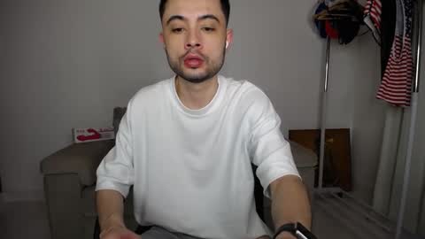 josezaens_ online show from October 7, 2025, 9:34 pm