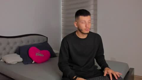 Snapshot of josh_and_dilany chatting on December 29, 2024, 1:38 pm Dilany Josh online show from December 29, 2024, 1:38 pm