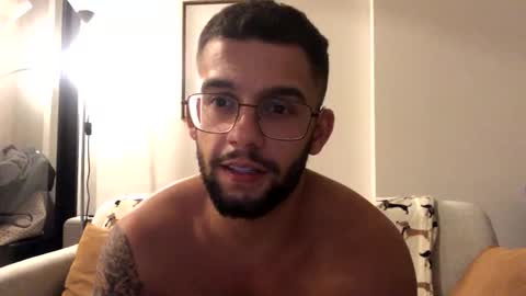 Snapshot of josh_xo chatting on December 4, 2025, 4:27 pm josh_xo online show from December 4, 2025, 4:27 pm