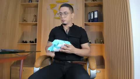 joshmiller___ online show from July 17, 2026, 11:50 am