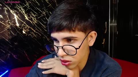 joshua_saenz_ online show from May 14, 2026, 3:13 am