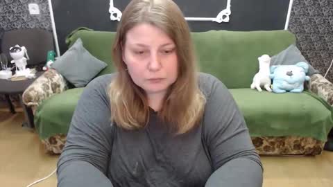 josiesun771 online show from May 31, 2026, 12:01 pm