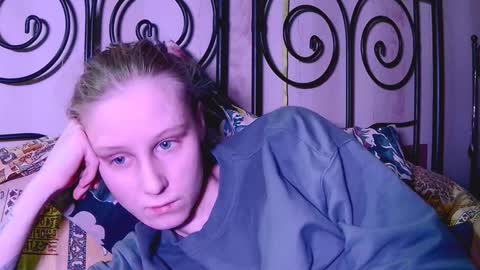 joy_keys online show from January 23, 2025, 3:43 pm