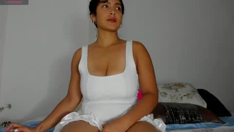 sofiaparker8 online show from April 4, 2026, 4:44 am