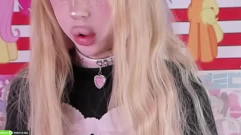 Joy Barker online show from April 18, 2026, 3:32 am