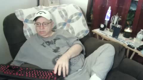 jpmel99 online show from February 15, 2025, 11:14 pm