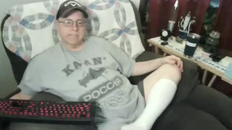 jpmel99 online show from February 18, 2025, 5:53 am