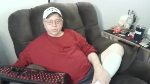 jpmel99 online show from October 4, 2025, 9:02 pm