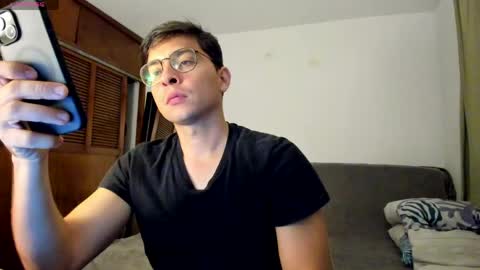 Snapshot of jriizh chatting on June 7, 2026, 4:27 am Cristian- tellme Criis online show from June 7, 2026, 4:27 am