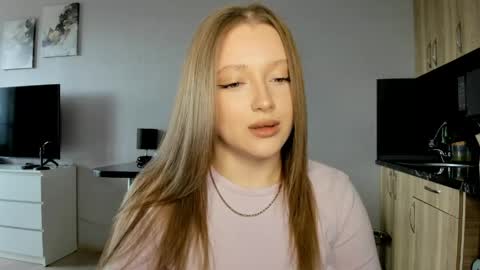 Julia and Julia online show from June 4, 2026, 10:21 am