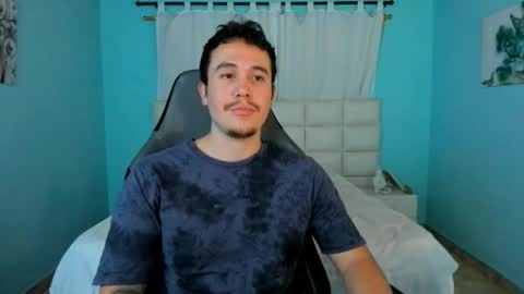 Snapshot of juan__jimenez chatting on April 17, 2026, 10:35 pm Juan online show from April 17, 2026, 10:35 pm