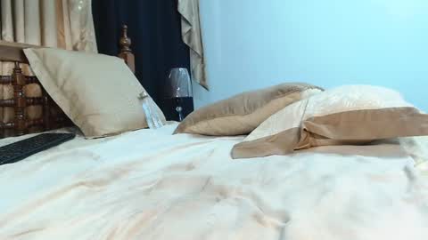    online show from February 25, 2025, 3:05 pm