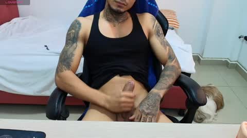 juan_gomez_1 online show from June 6, 2026, 10:47 pm