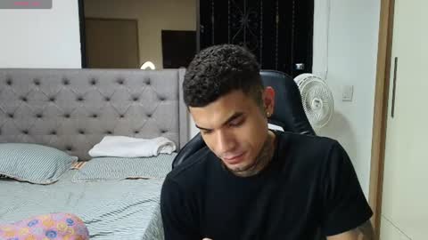 juan_gomez_1 online show from June 27, 2026, 3:55 am