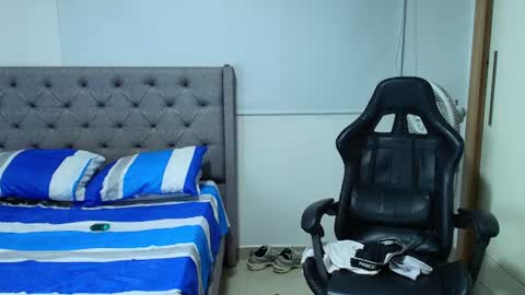 juan_gomez_1 online show from July 8, 2026, 11:04 am